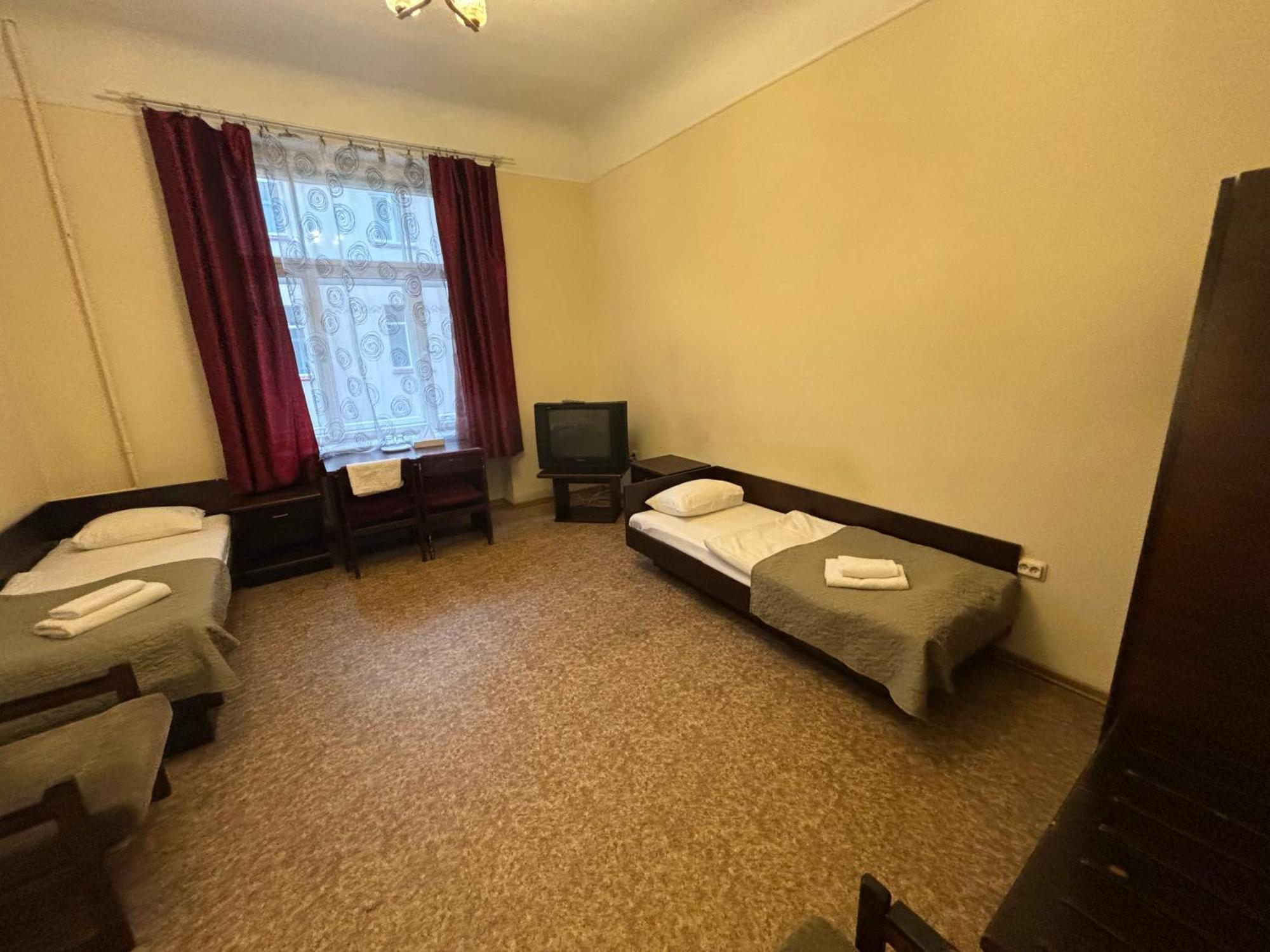 Hostel Viktorija With Private Rooms Riga Exterior foto